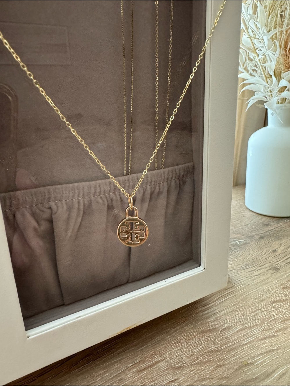 New - Tory Burch Gold Logo Medallion Pendant Necklace